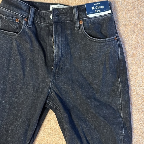 Abercrombie Curve Love Jeans - Picture 2 of 3
